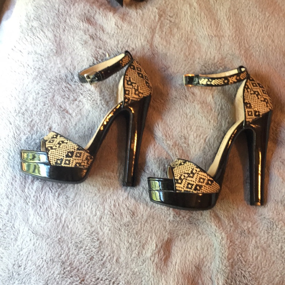 Chinese Laundry Heels Black & Natural size 8
